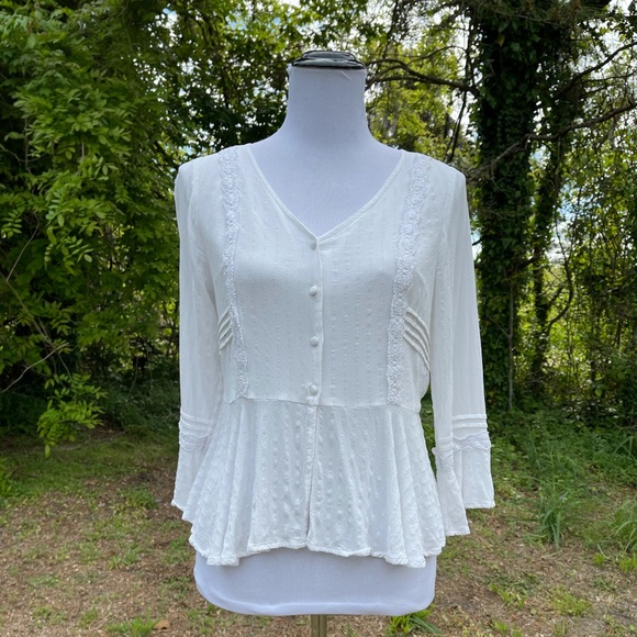 Miss Me Embroidered Chiffon Blouse. Size XS - Picture 3 of 13